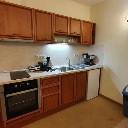 Simonen Near The Gondola Апартамент