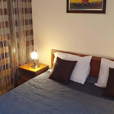 Simonen Near The Gondola