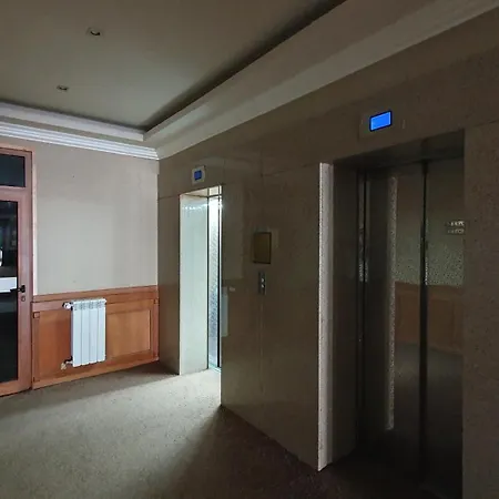 Simonen Near The Gondola *