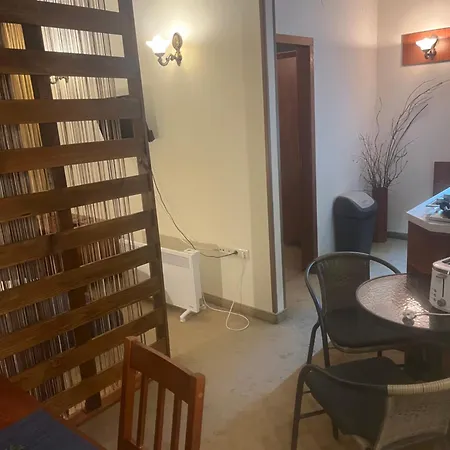 Simonen Near The Gondola Апартамент *