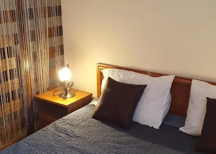 Simonen Near The Gondola