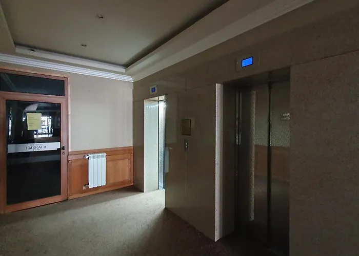 Simonen Near The Gondola *