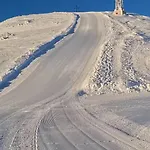 Апартамент Simonen Near The Gondola *