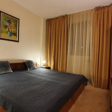 Simonen Near The Gondola * بانسكو