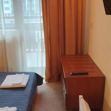 Apartman Simonen Near The Gondola Banszko