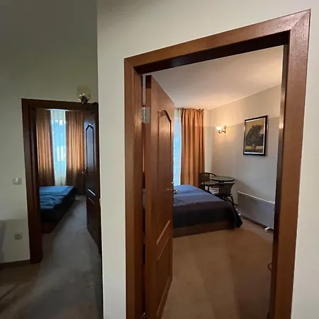 Simonen Near The Gondola * Banszko