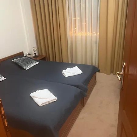 Simonen Near The Gondola Apartman Banszko