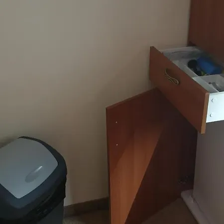 Simonen Near The Gondola Apartman *